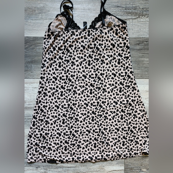 Marilyn Monroe Intimates Animal Print Chemise - Picture 7 of 7